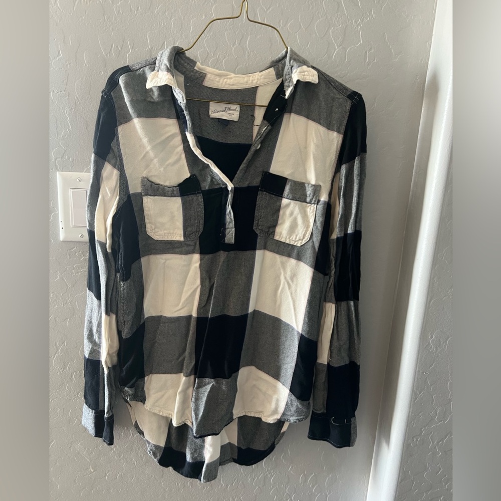Universal thread S half button plaid shirt
